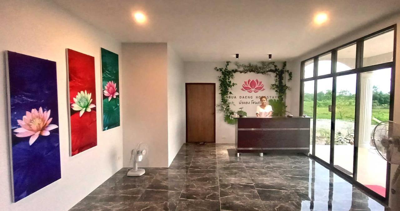 Bua Daeng Homestay Resort Kumphawapi 외부 사진