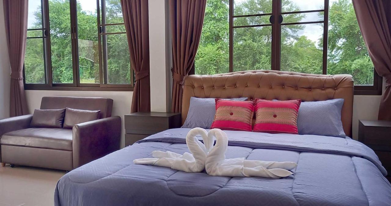 Bua Daeng Homestay Resort Kumphawapi 외부 사진