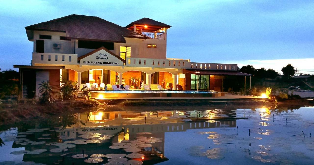 Bua Daeng Homestay Resort Kumphawapi 외부 사진