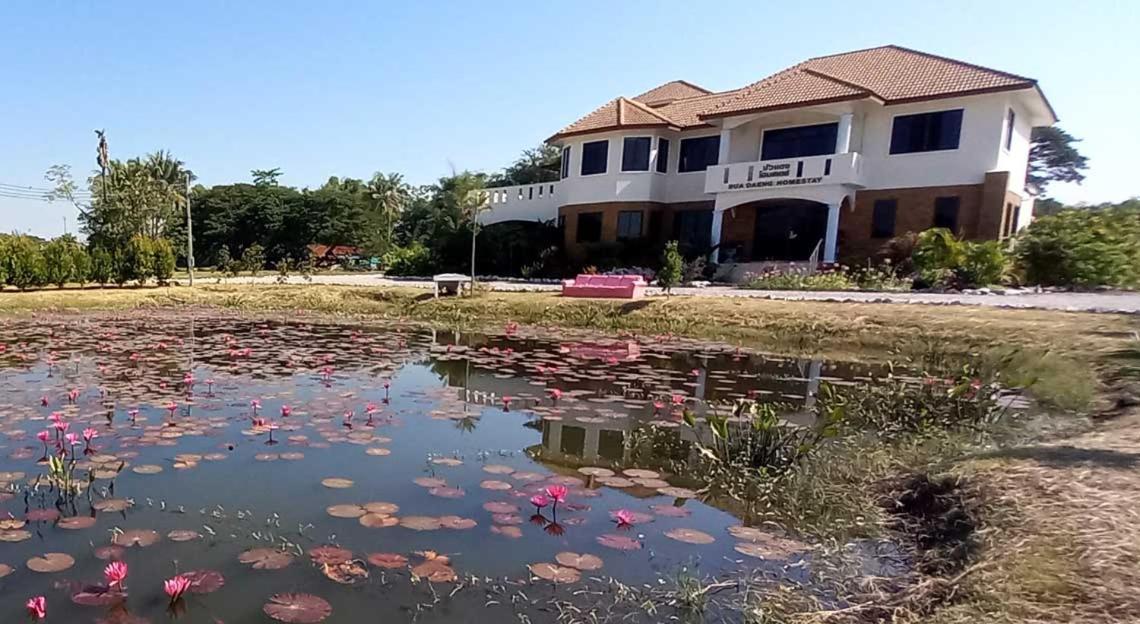 Bua Daeng Homestay Resort Kumphawapi 외부 사진