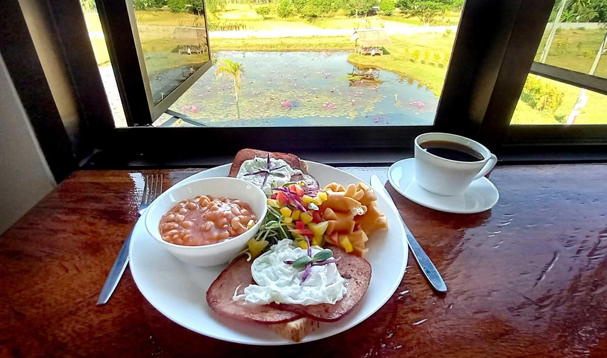 Bua Daeng Homestay Resort Kumphawapi 외부 사진
