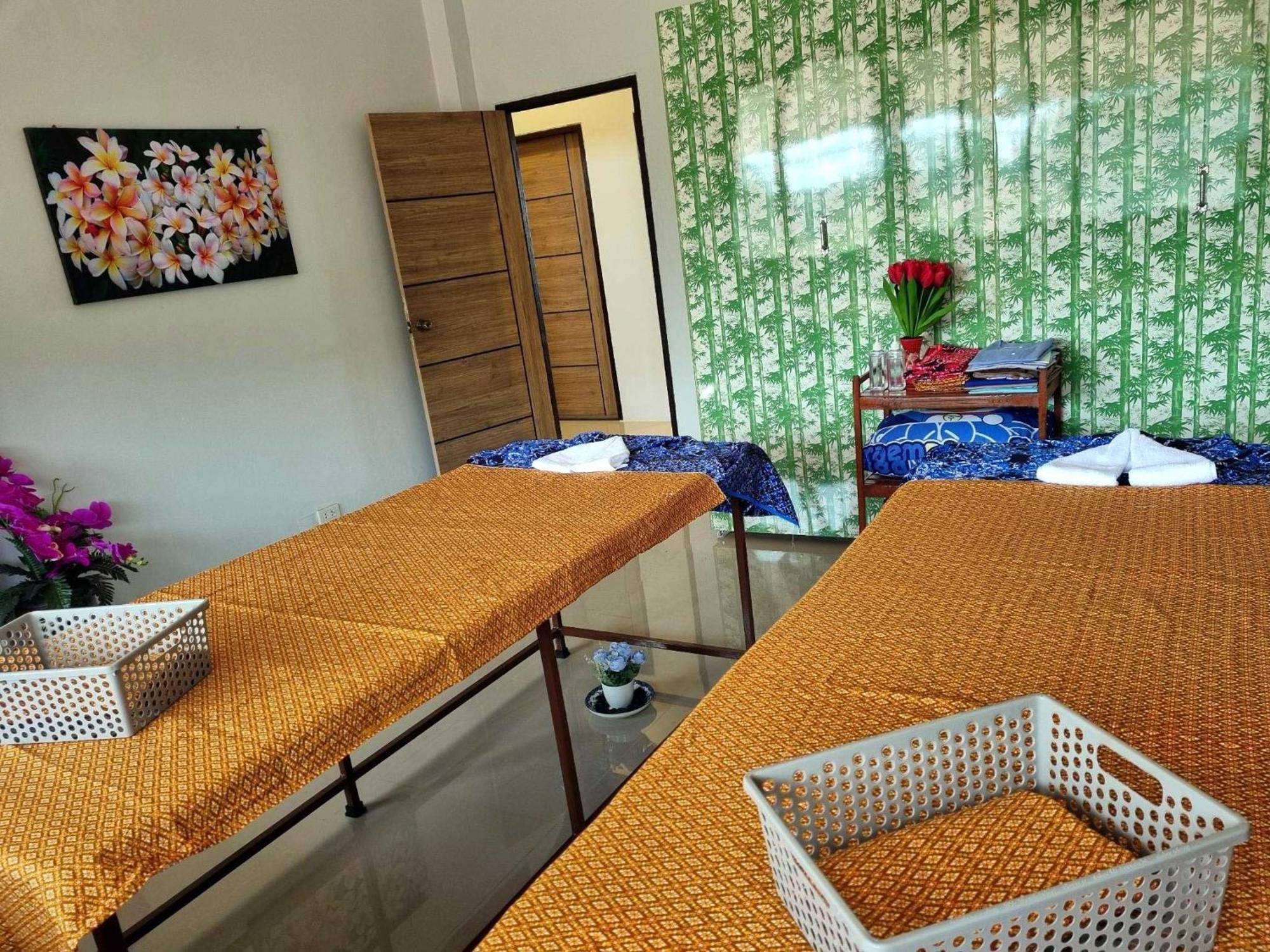 Bua Daeng Homestay Resort Kumphawapi 외부 사진