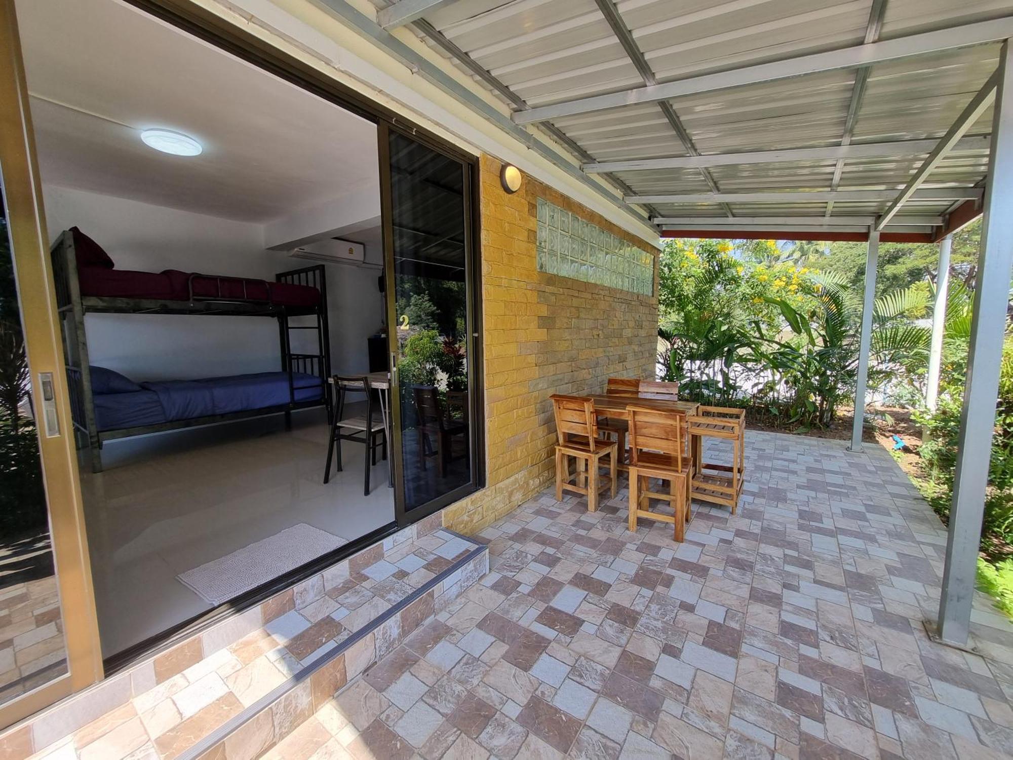 Bua Daeng Homestay Resort Kumphawapi 외부 사진