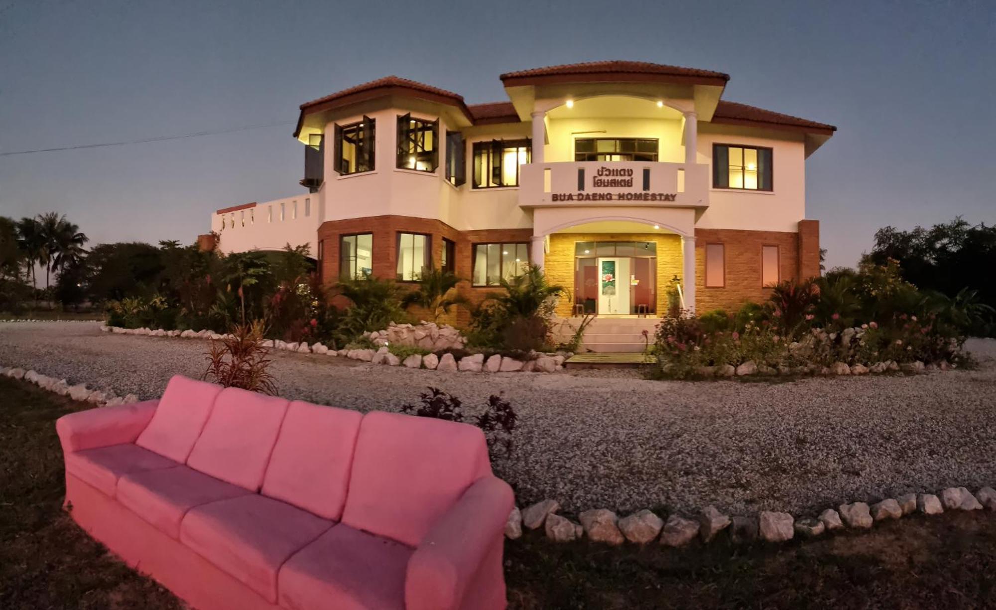 Bua Daeng Homestay Resort Kumphawapi 외부 사진