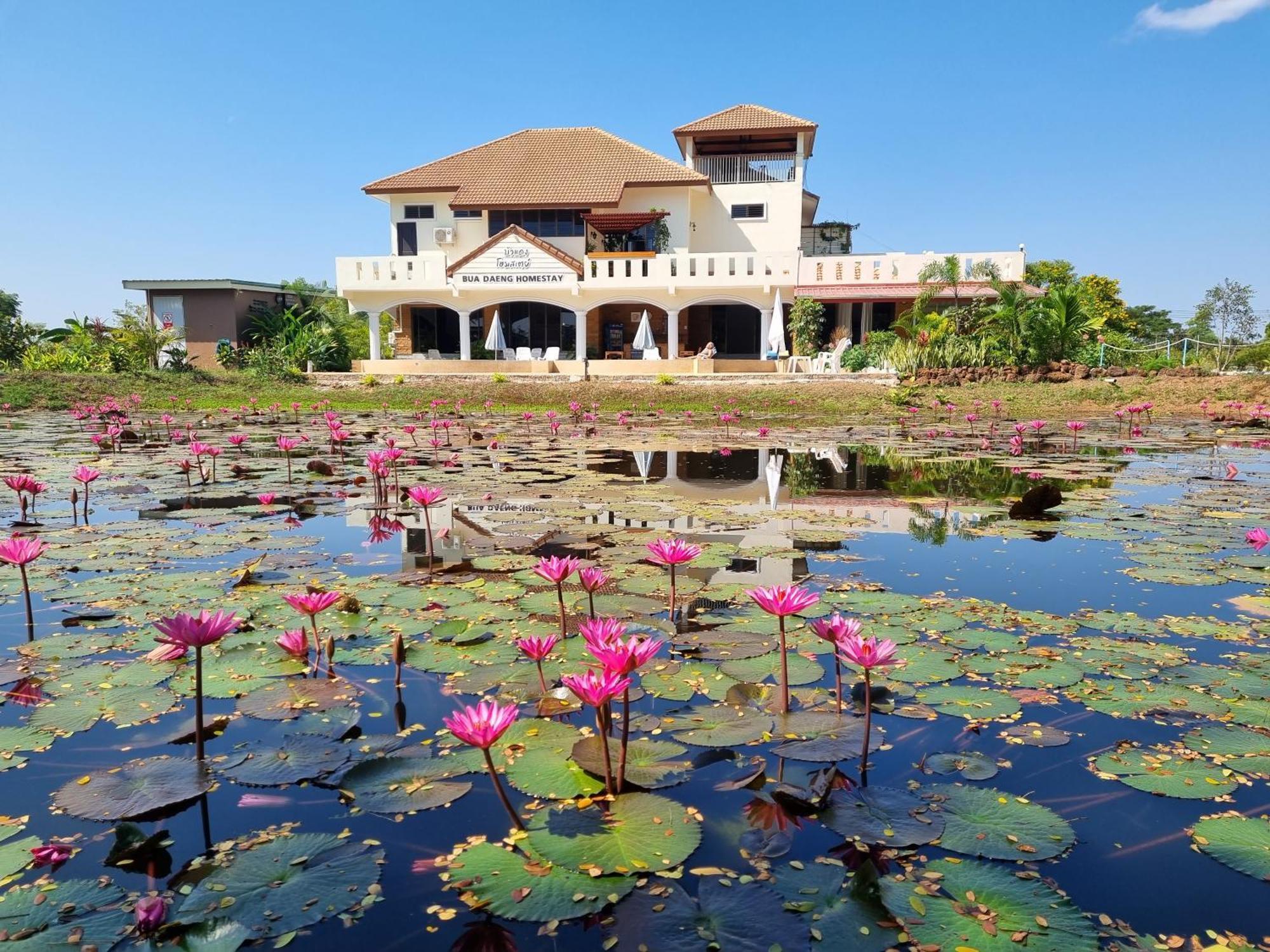 Bua Daeng Homestay Resort Kumphawapi 외부 사진